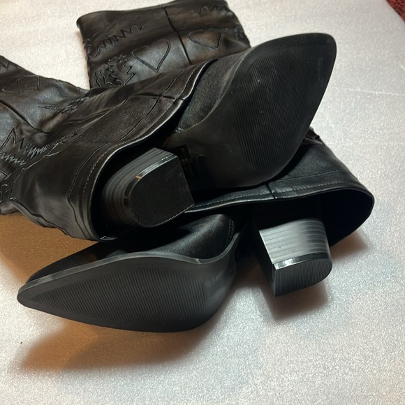 Cowgirl cowboy cuff boots with stitching detail. New. Size 11. - Picture 3 of 6